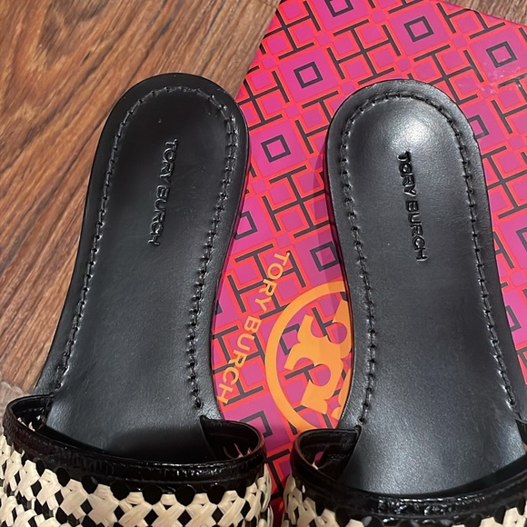 Tory Burch woven raffia slide - Picture 4 of 7